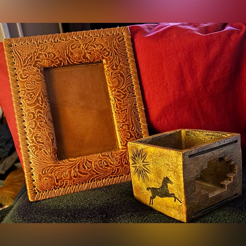 Gorgeous Western Leather Frame with Resin Candle Holder - Picture 4 of 10